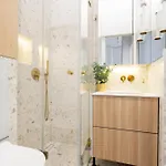 The Champagne Center Hoza Premium * Varsovia