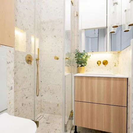 The Champagne Center Hoza Premium * Warsaw