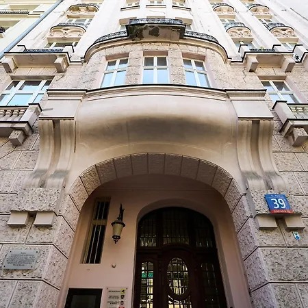 The Champagne Center Hoza Premium Apartman Varsó