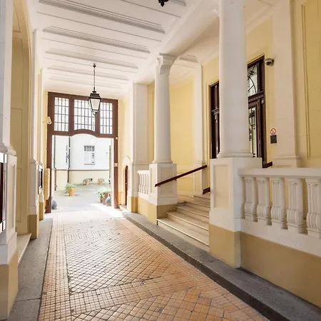 The Champagne Center Hoza Premium Daire *